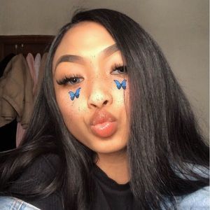 Meet your Posher, Vanessa